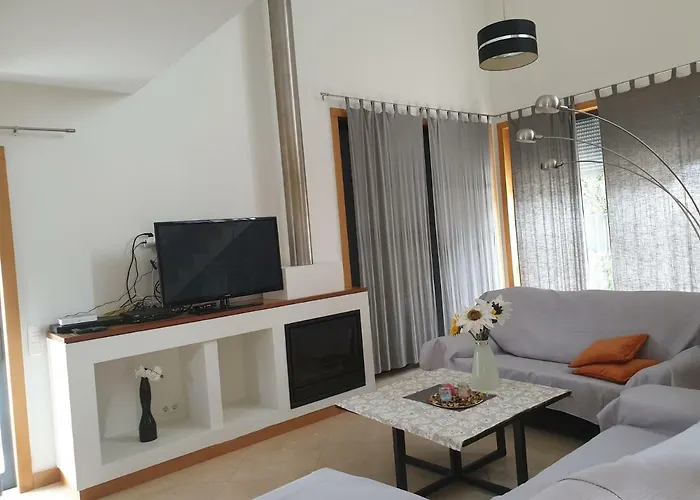 Oura V4 Marisa With Private Pool אלבופיירה